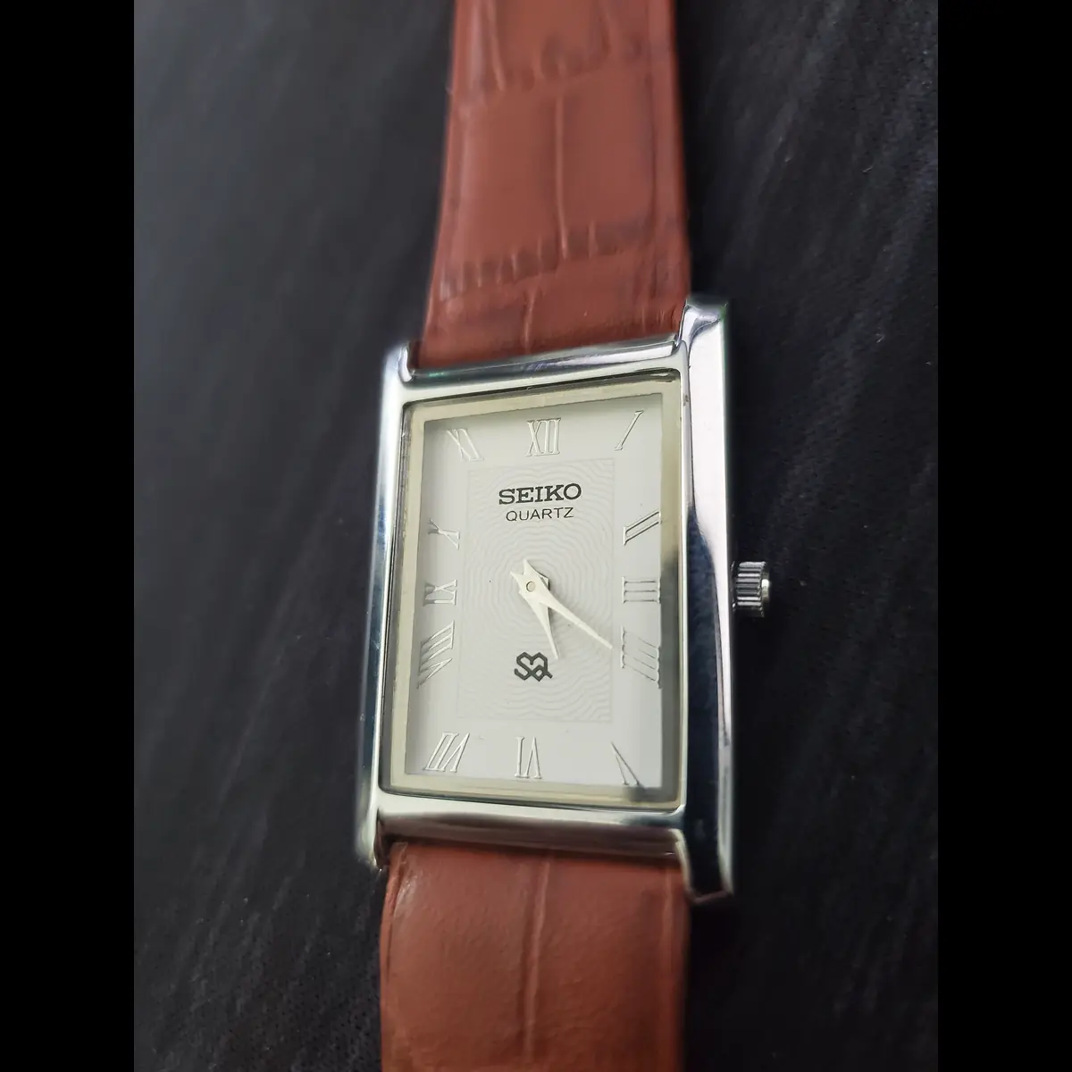 Rare Nos Seiko Men Tank Rectangular Gorgeous White Dial Brown Band Dress Watch - Image 2