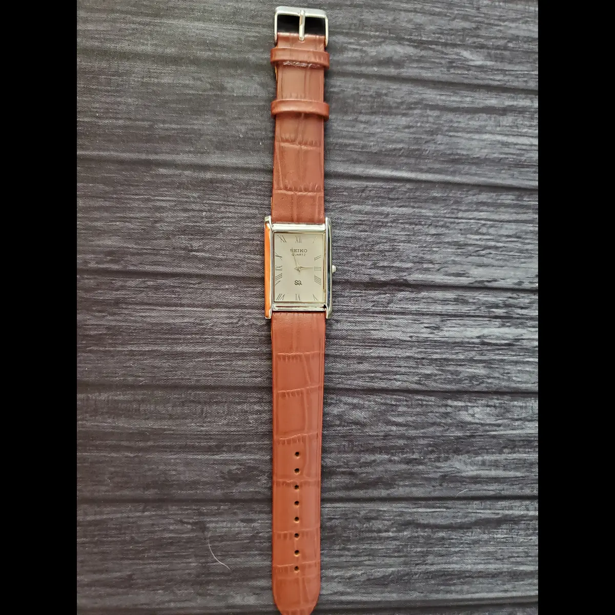 Rare Nos Seiko Men Tank Rectangular Gorgeous White Dial Brown Band Dress Watch - Image 4
