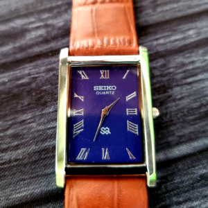 Rare Nos Seiko Men Tank Rectangular Blue Dial Leather Band Dress Watch Beautiful