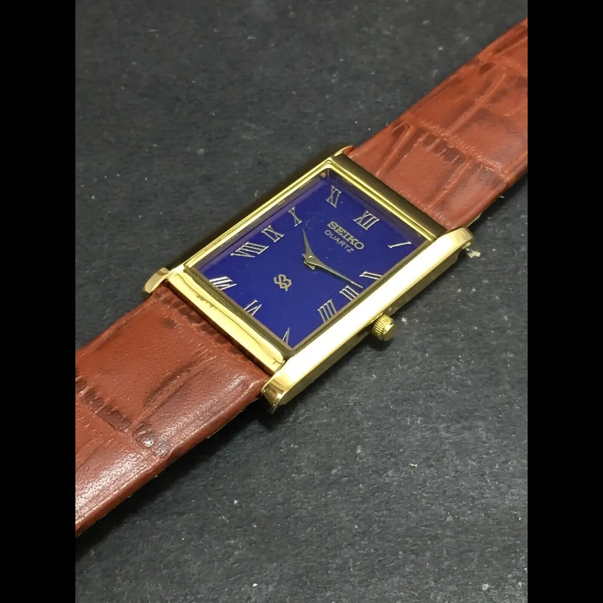 Rare Nos Seiko Men's Rectangular Tank Gorgeous Gold Case Blue Dial Dress Watch - Image 2