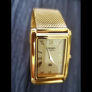 Vintage Rectangular Tank Gorgeous Champaign Dial Milanese Band Mens Watch