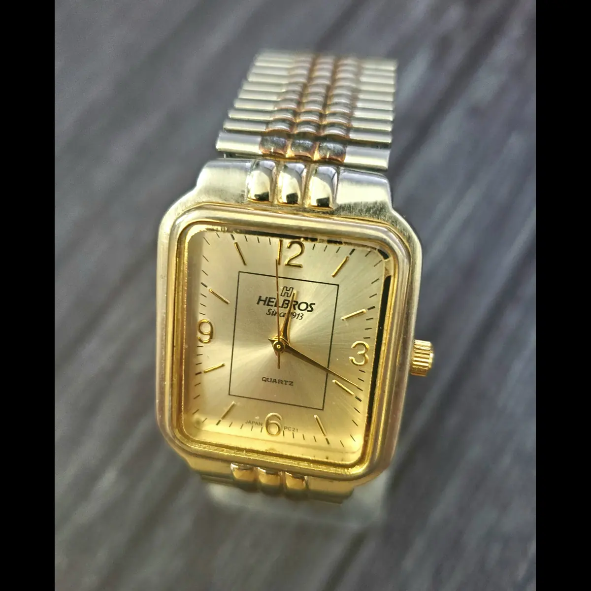 Rare Vintage Retro Helbros 80s Mens Tank Watch New Battery - Image 3