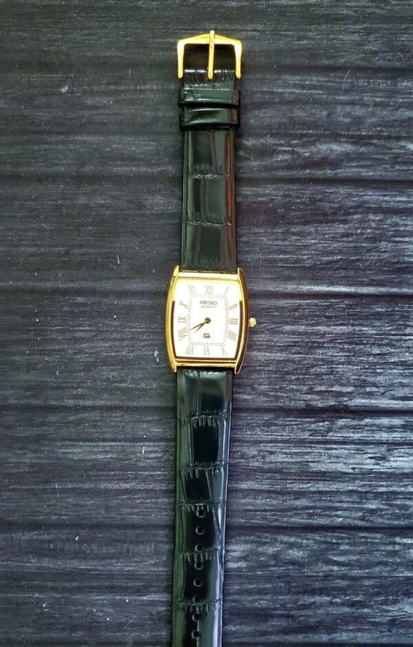 RARE Vintage Men's Slim Tank Barrel Gold White Watch New Mvt & Batt-Dial mod