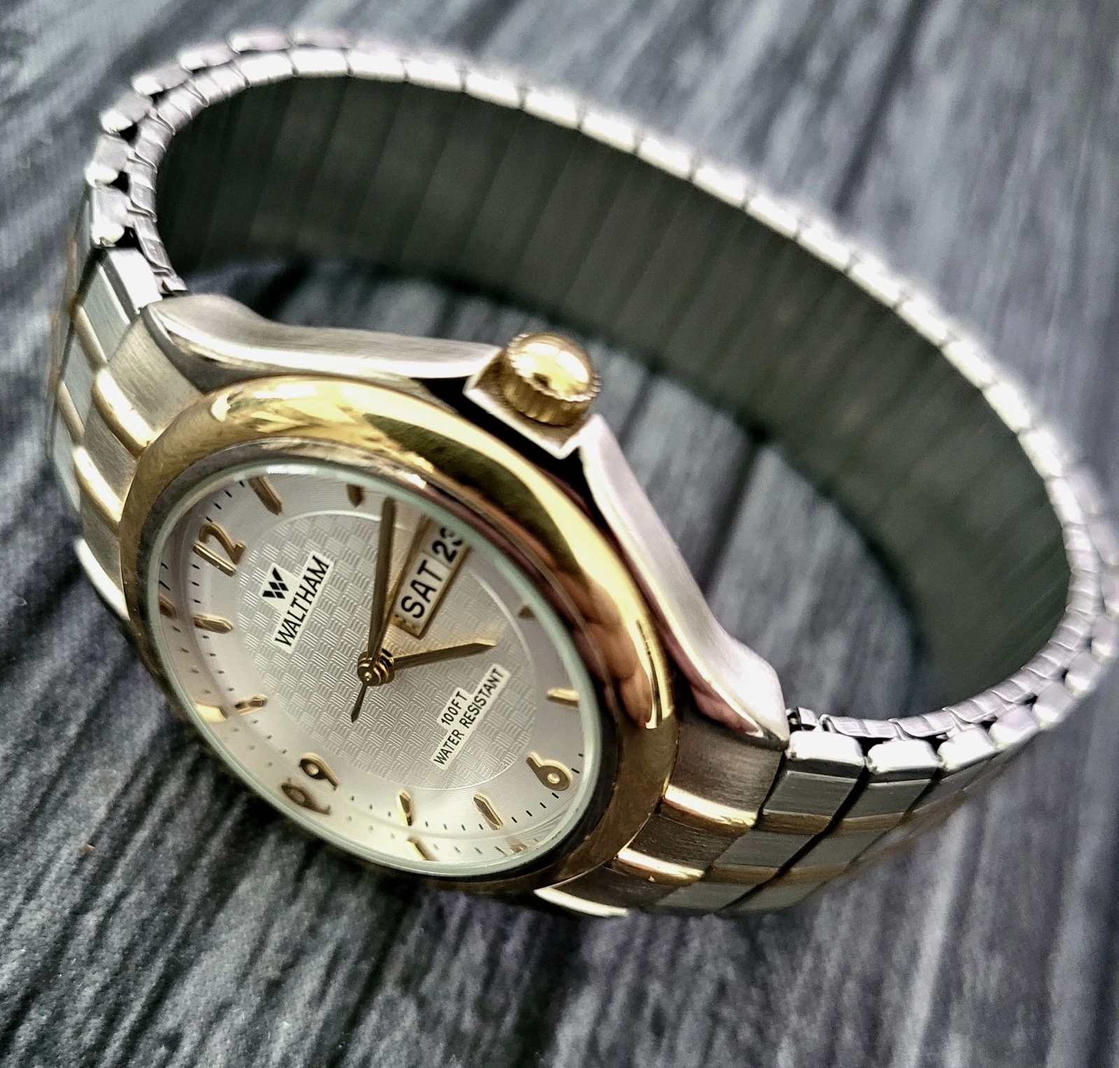 Rare Vintage Waltham 1980s Day Date Retro Men's Dress Watch