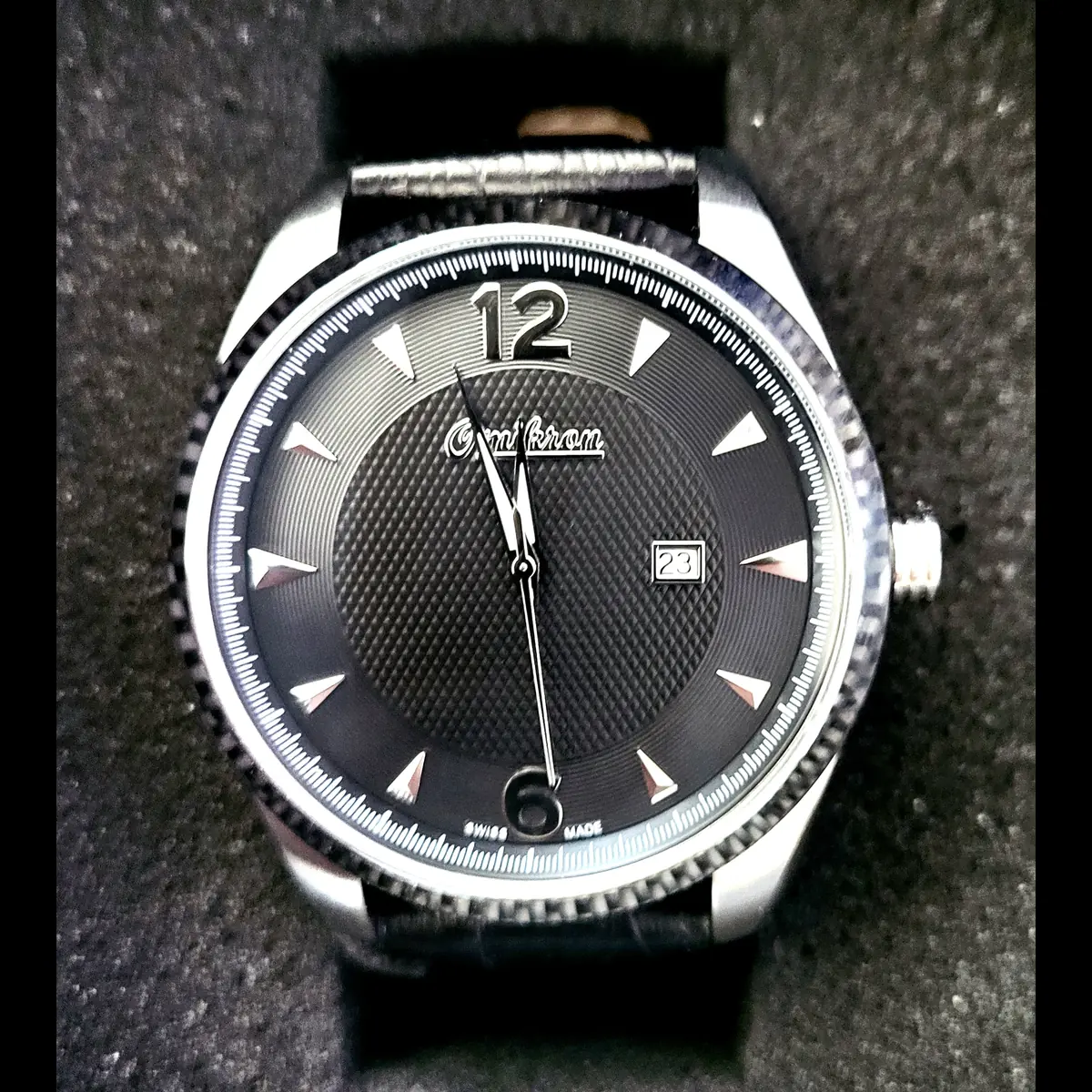 Real Nice Omikron Paladin Swiss Mens Watch Guilloche Dial NIB