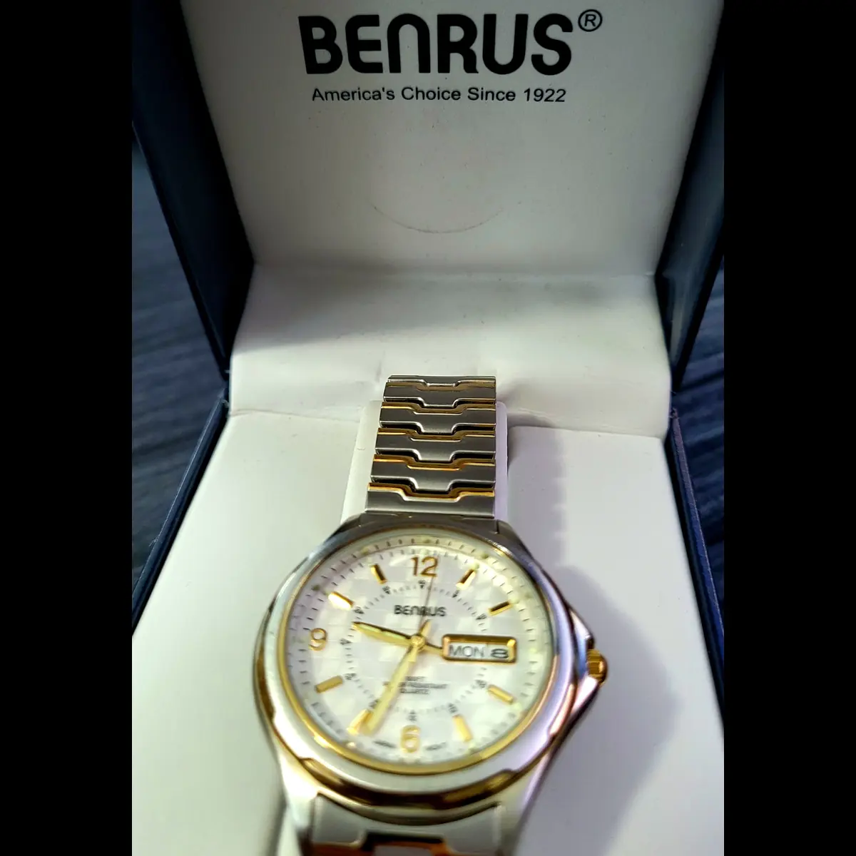 Rare Condition Vintage Benrus Mens Dress Watch New In Box - Image 4