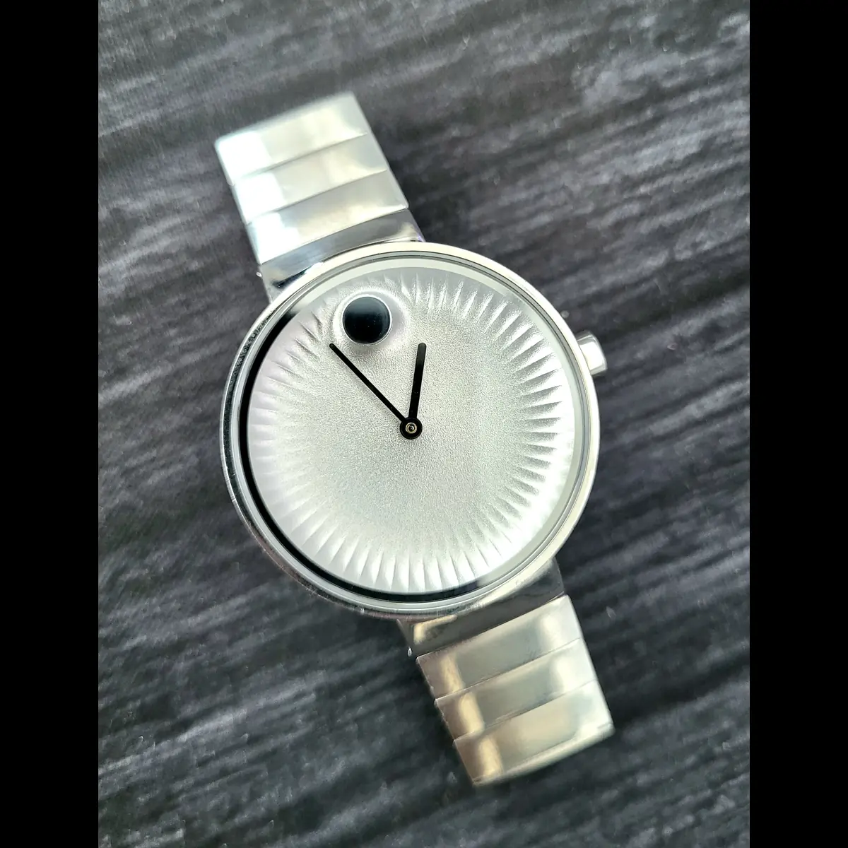 Movado Edge 34mm 5.5 Inch Sapphire Crystal Ladies Watch Runs - Image 2
