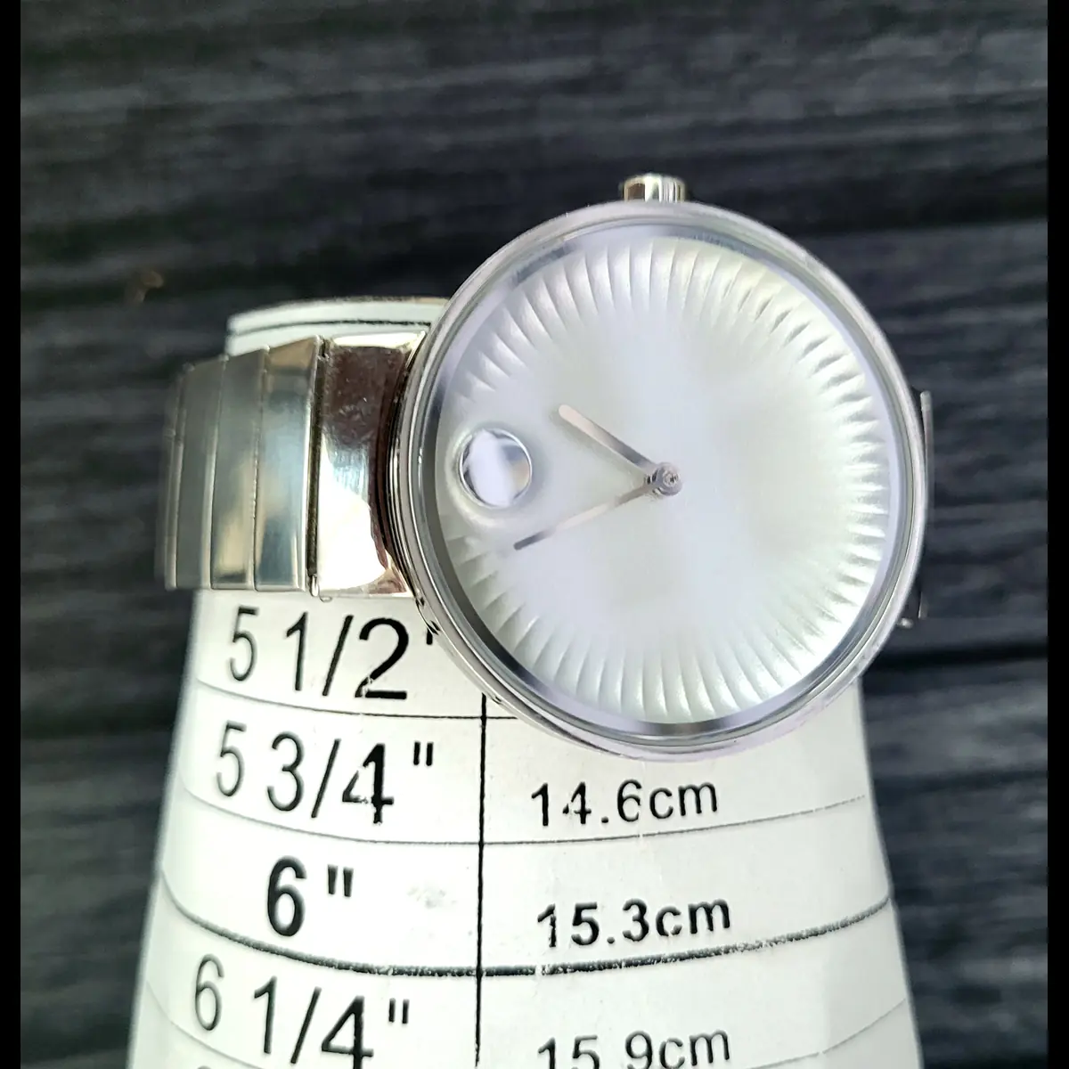 Movado Edge 34mm 5.5 Inch Sapphire Crystal Ladies Watch Runs - Image 5