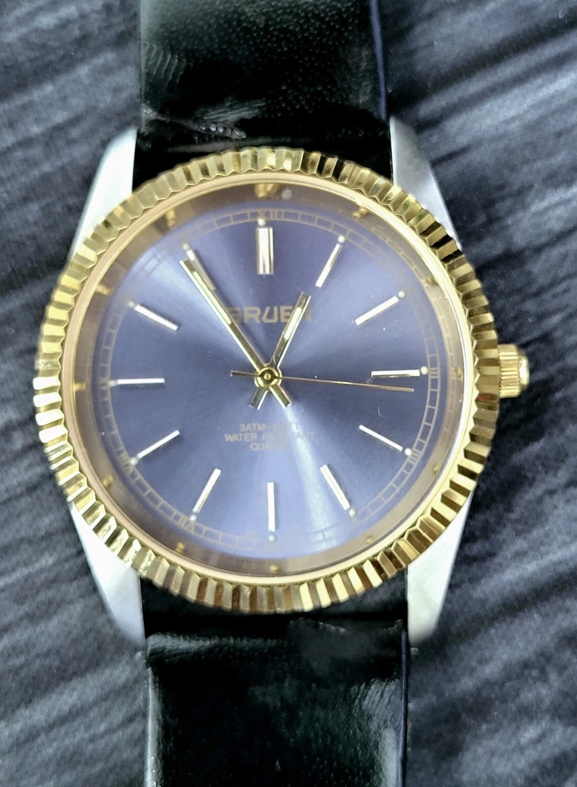 Rare Gruen 2 Tone Mens Dress Watch Satin Dial Fluted Bezel