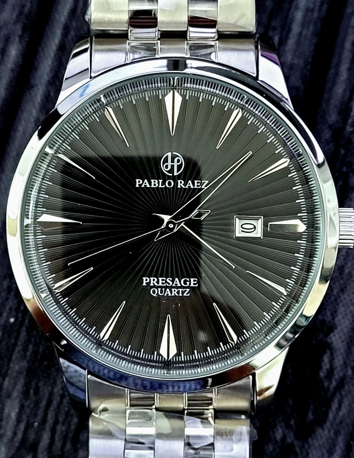 New Vintage Pablo Raez 40mm Mens Slv Blk Steel Presage Watch