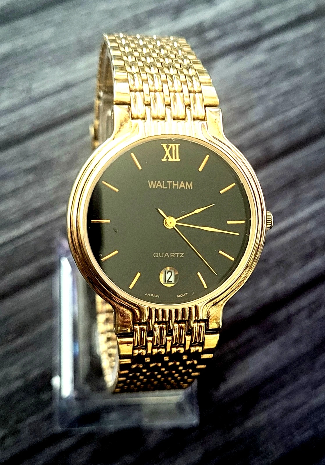 Rare Vintage Waltham 80's Enamel Dial Date Retro Mens Watch