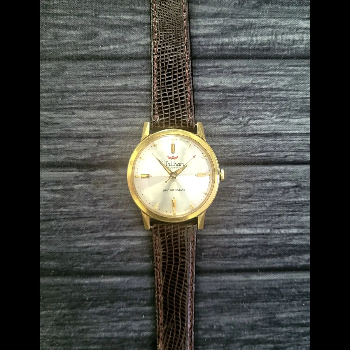 Rare Vintage Waltham Red Arrow Men's 17j Mechanical Watch - Image 3