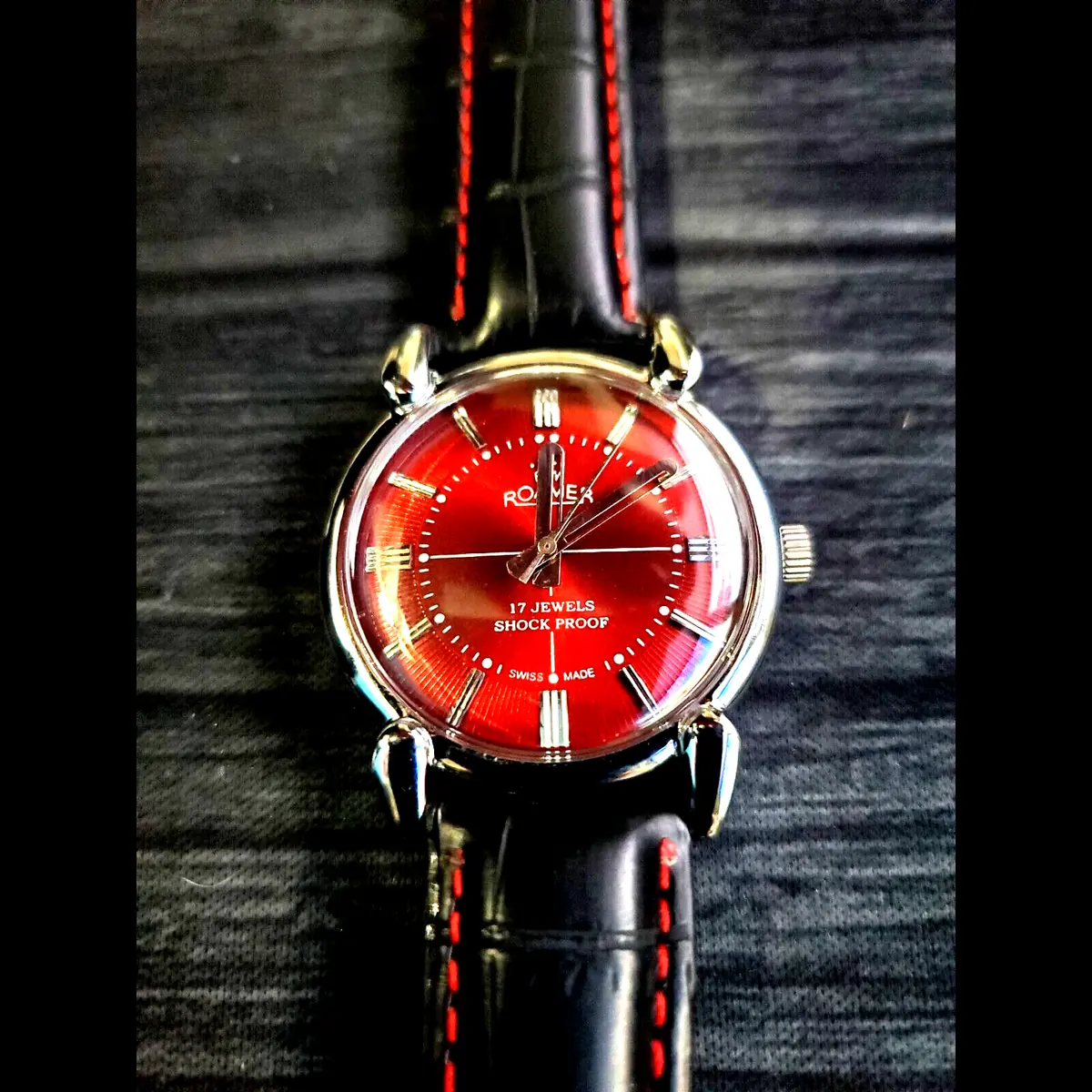 Rare Roamer Brevete Swiss Mens Manual Watch Slv Red Blk