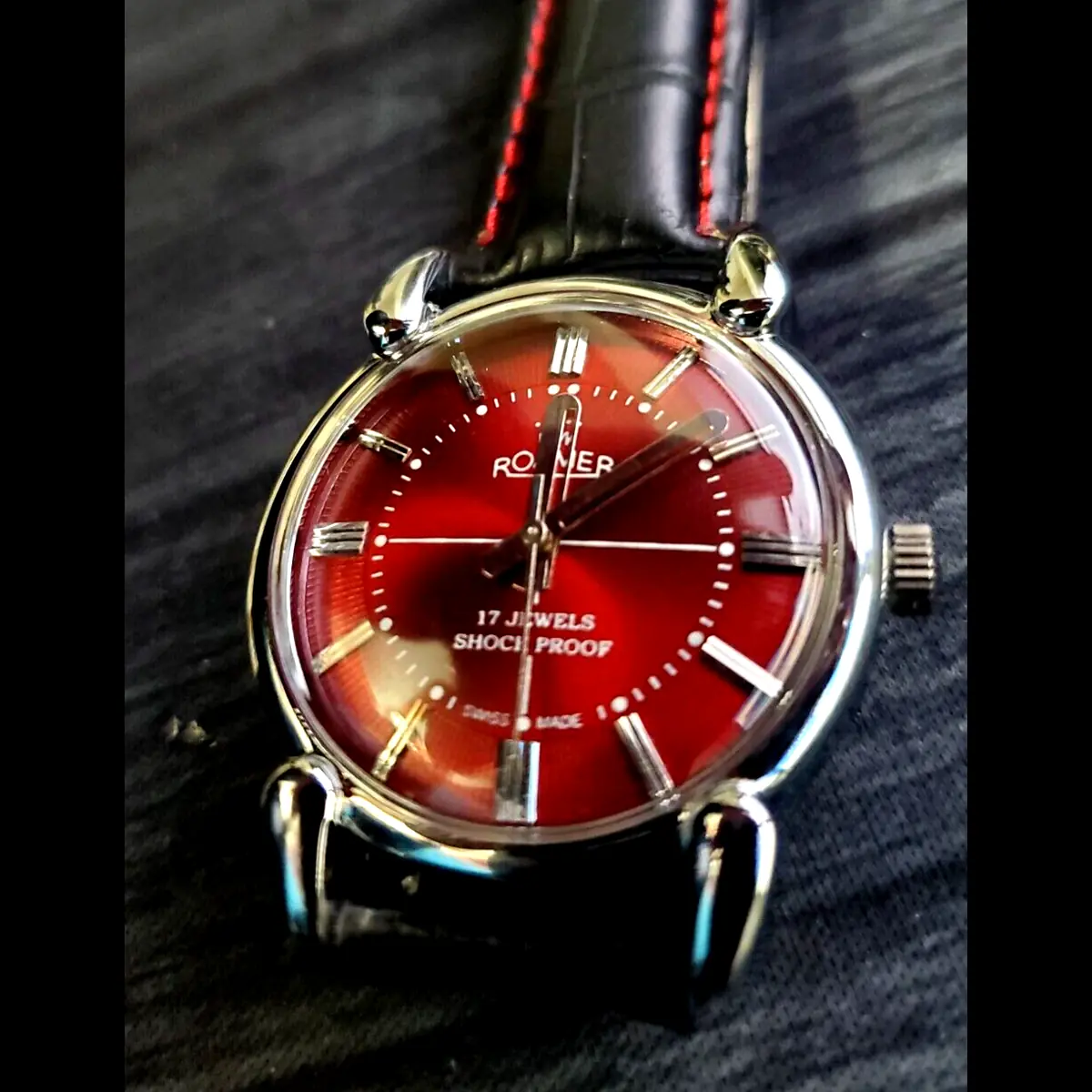 Rare Roamer Brevete Swiss Mens Manual Watch Slv Red Blk - Image 4