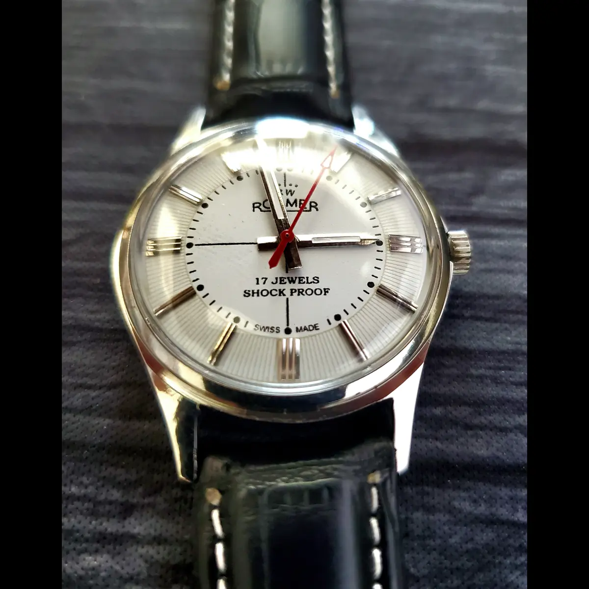 Rare Roamer Brevete Swiss Mens Mechanical Watch Slv Wht Blk - Image 2