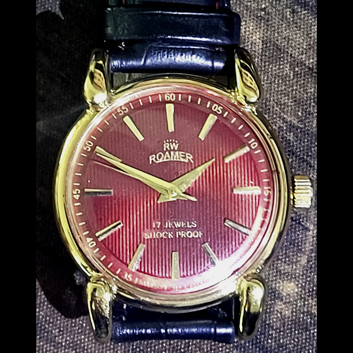 Vintage Roamer Brevete Swiss Mens Manual Watch Red Teaked Dial - Image 2